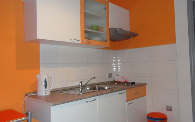 apartman makarska za 4 osobe sa kuhinjom