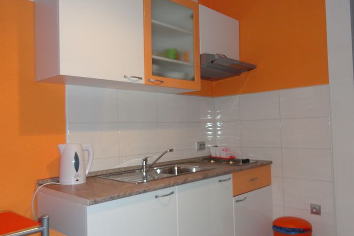 apartman makarska za 4 osobe sa kuhinjom