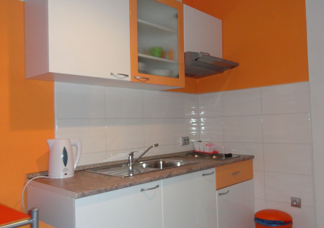 apartman makarska za 4 osobe sa kuhinjom